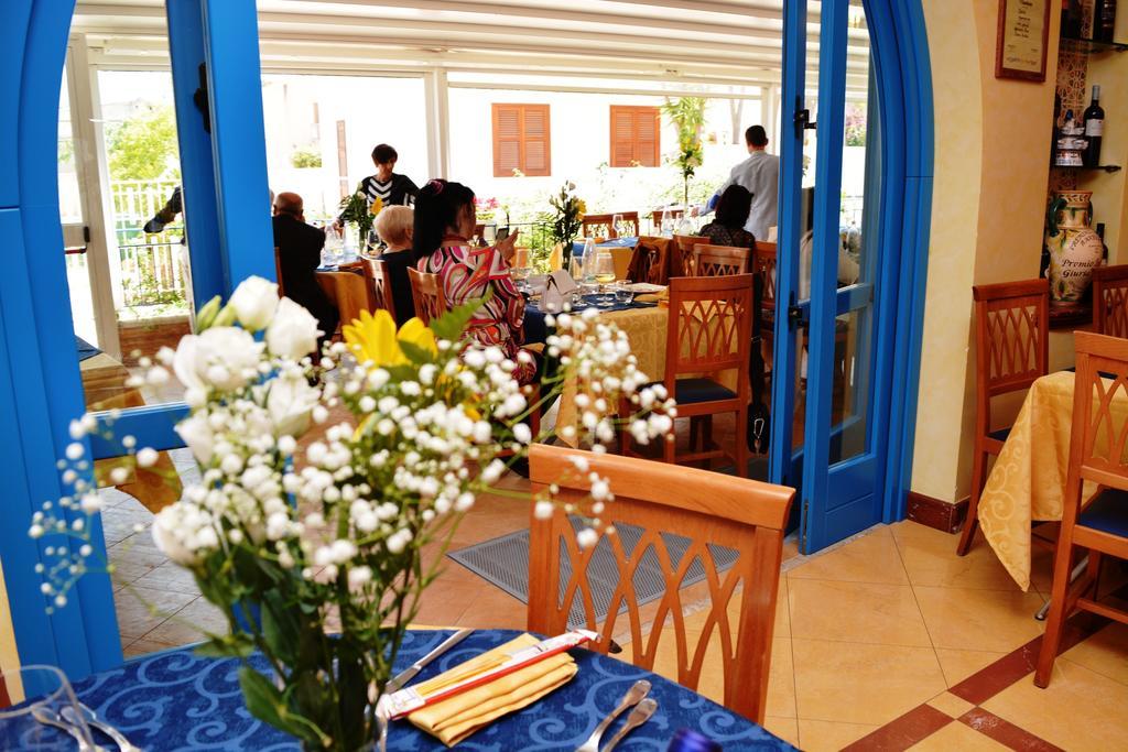 餐厅地中海法鲁酒店 圣维托罗卡波 外观 照片